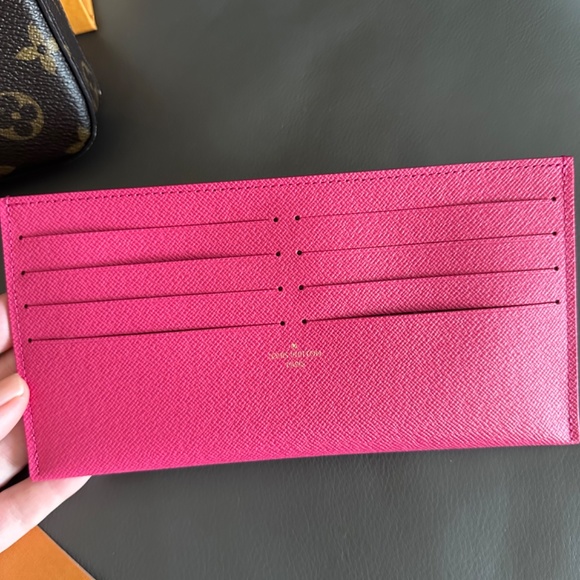 Louis Vuitton Felicie Key logo - Picture 5 of 17